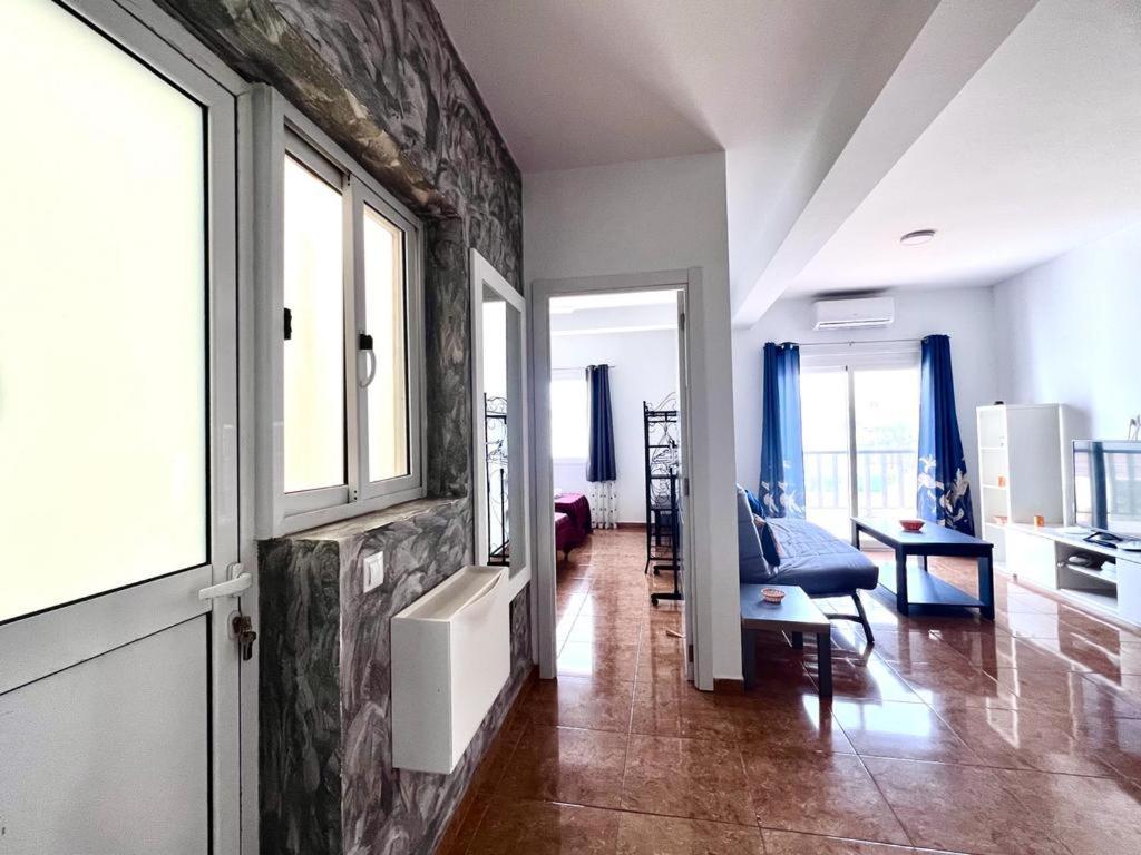 Franmay Apartments - 7 Modern Apartments Near The Beach & City, Perfect For Nomads, Travellers, Families, Watersports! Santa Maria Room photo