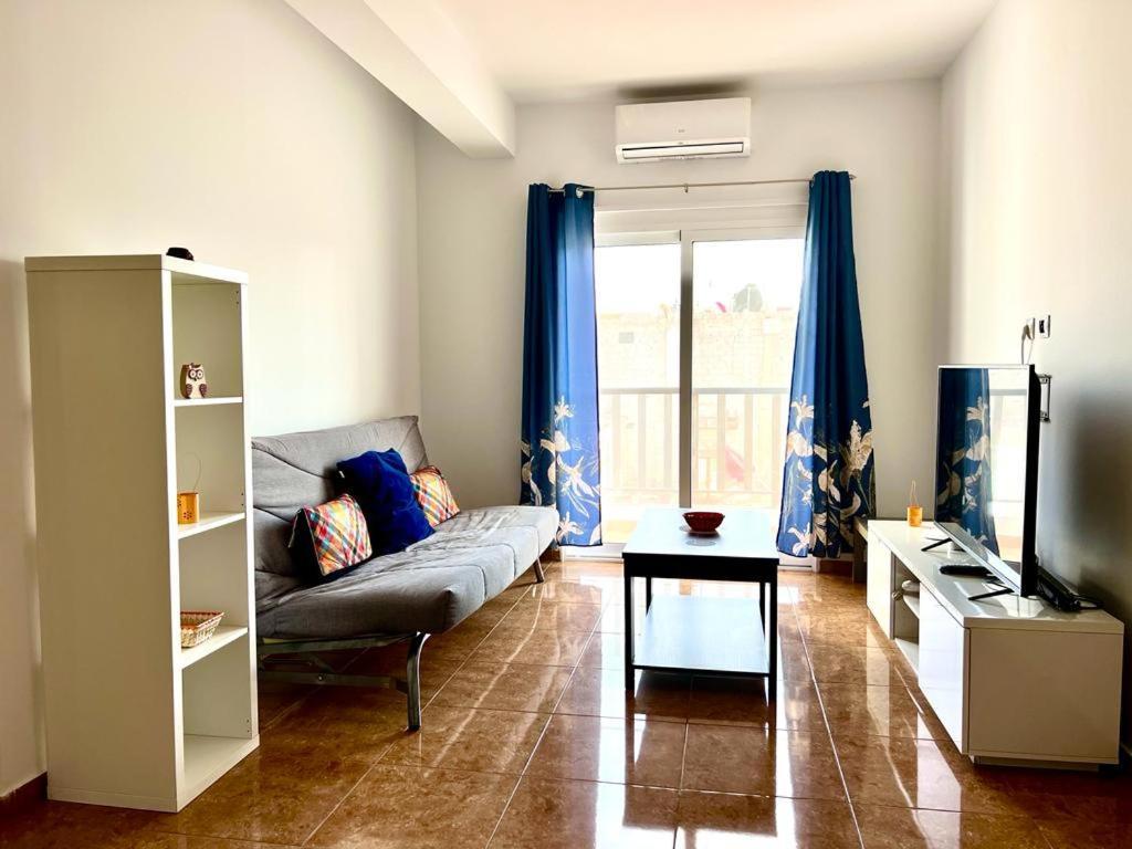 Franmay Apartments - 7 Modern Apartments Near The Beach & City, Perfect For Nomads, Travellers, Families, Watersports! Santa Maria Room photo