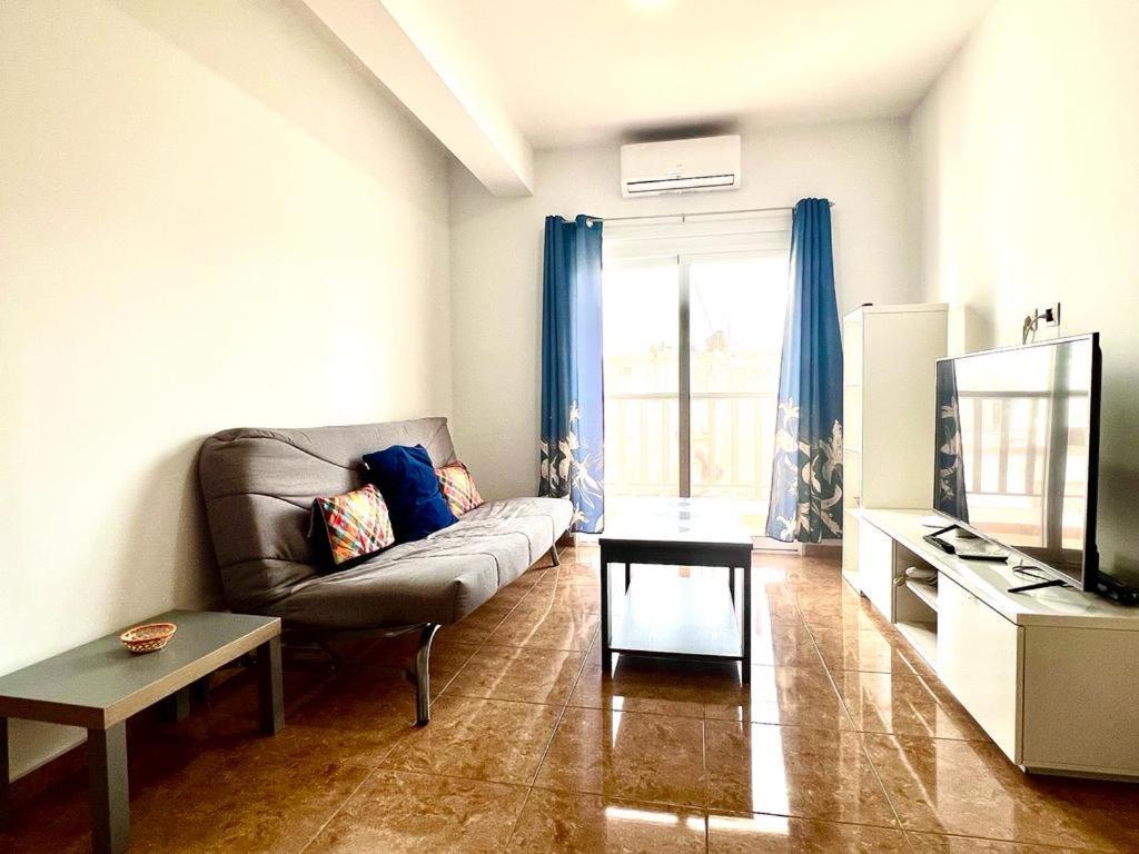 Franmay Apartments - 7 Modern Apartments Near The Beach & City, Perfect For Nomads, Travellers, Families, Watersports! Santa Maria Room photo